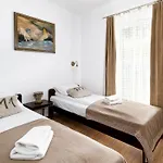 Apartment Wonder Home: Cozy With Private Terrace Near Trails And Slopes *