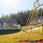 Apartment Wonder Home: Cozy With Private Terrace Near Trails And Slopes