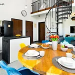 Wonder Home: Cozy With Private Terrace Near Trails And Slopes *