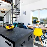 Wonder Home: Cozy With Private Terrace Near Trails And Slopes Apartment